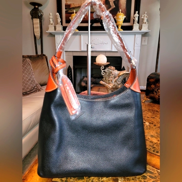 Dooney & Bourke NWT Black shoulder bag - Picture 2 of 14